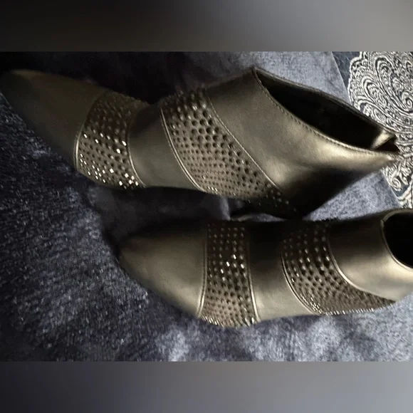 Impo black sparky booties Size 7 1/2 Never been worn🖤 - Picture 9 of 15